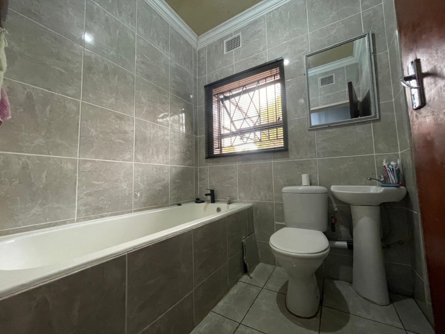 4 Bedroom Property for Sale in Meyerspark Gauteng