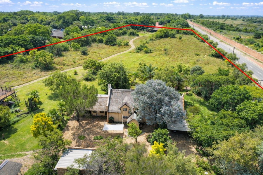 5 Bedroom Property for Sale in North Champagne Estate Gauteng