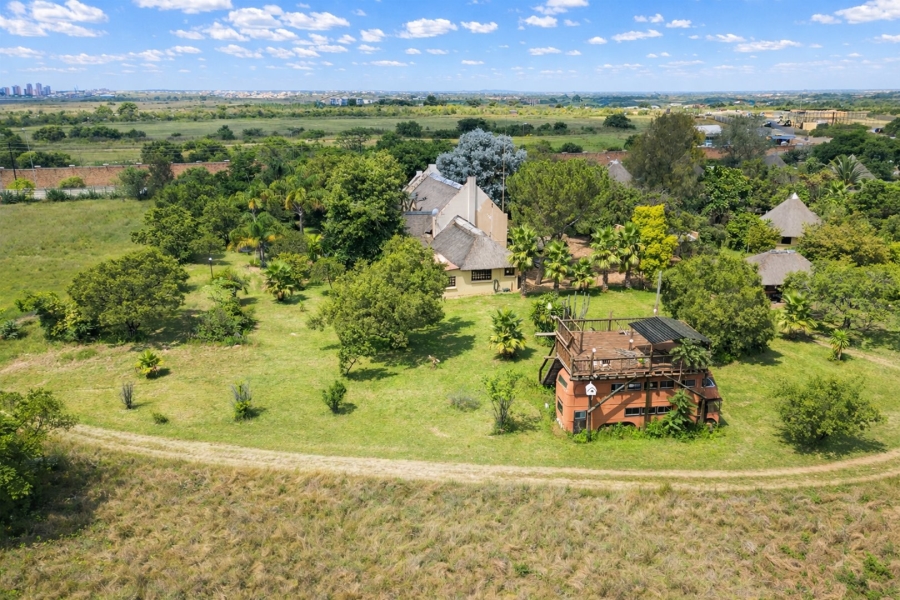 5 Bedroom Property for Sale in North Champagne Estate Gauteng