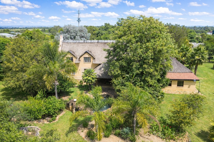 5 Bedroom Property for Sale in North Champagne Estate Gauteng