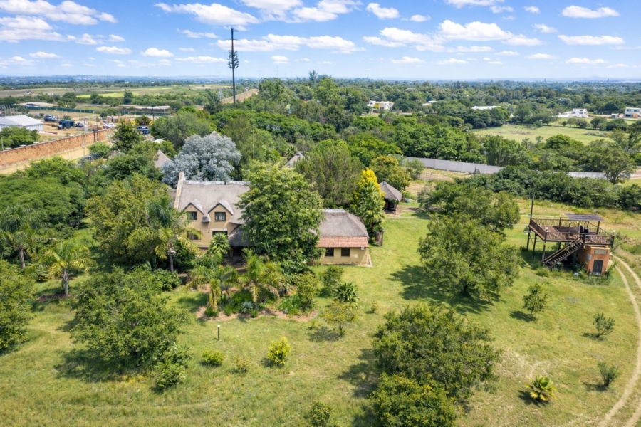 5 Bedroom Property for Sale in North Champagne Estate Gauteng