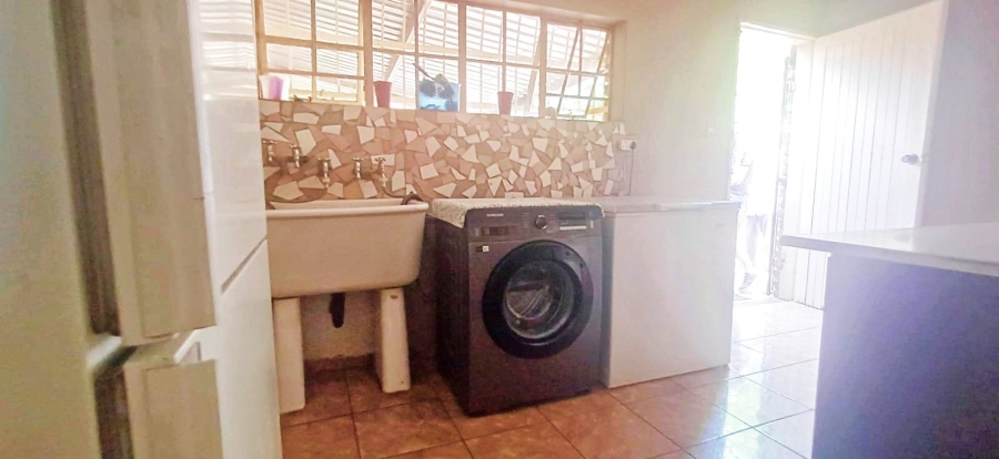 4 Bedroom Property for Sale in Eldoraigne Gauteng