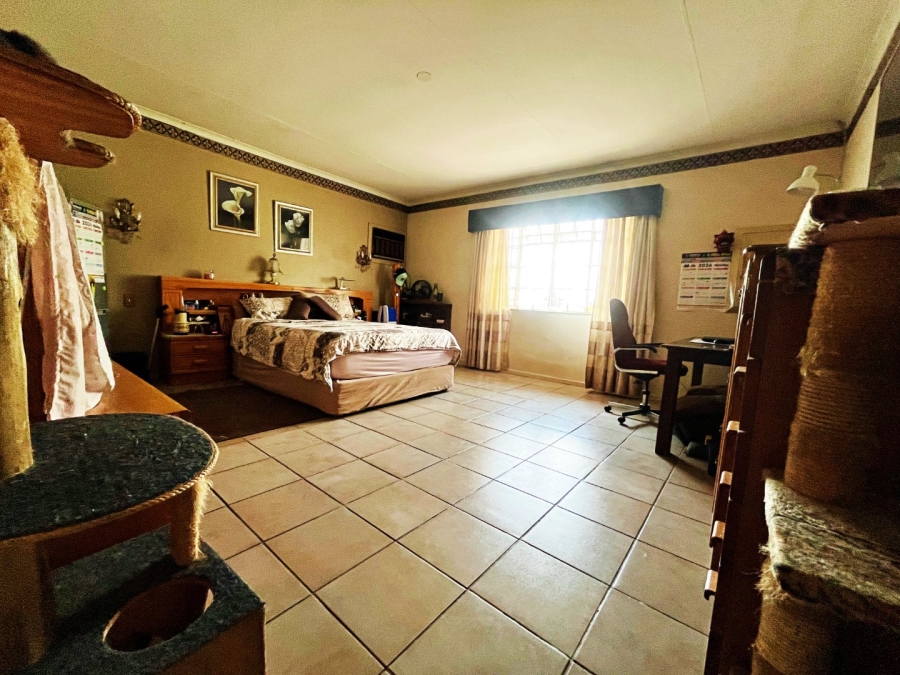 4 Bedroom Property for Sale in Eldoraigne Gauteng