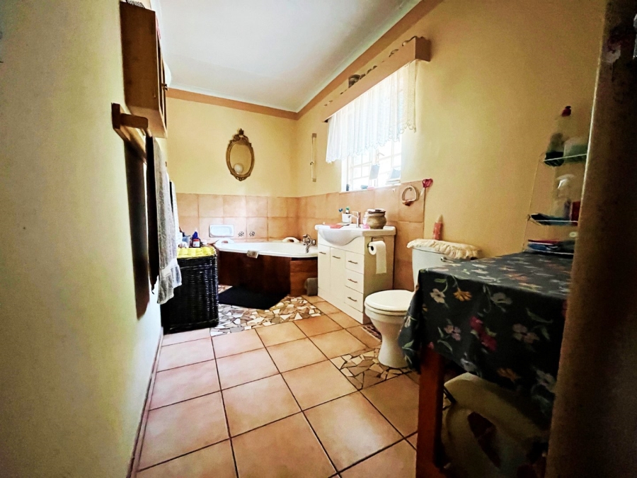 4 Bedroom Property for Sale in Eldoraigne Gauteng