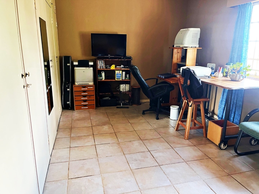 4 Bedroom Property for Sale in Eldoraigne Gauteng