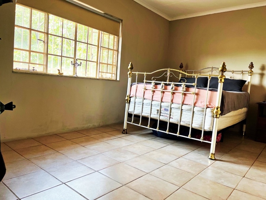 4 Bedroom Property for Sale in Eldoraigne Gauteng