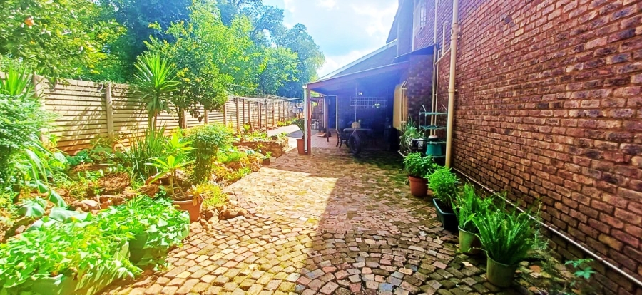 4 Bedroom Property for Sale in Eldoraigne Gauteng