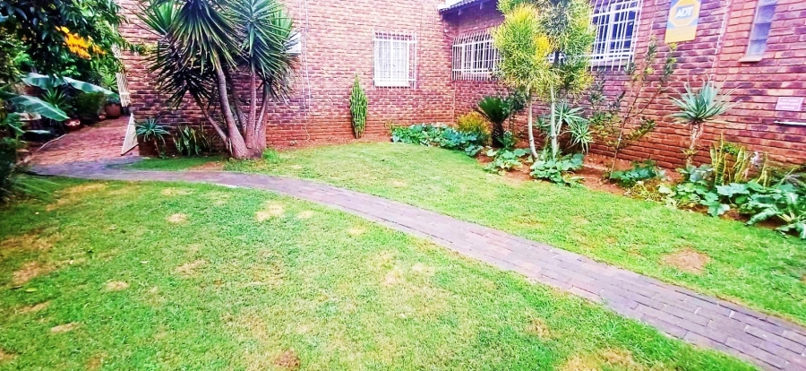 4 Bedroom Property for Sale in Eldoraigne Gauteng
