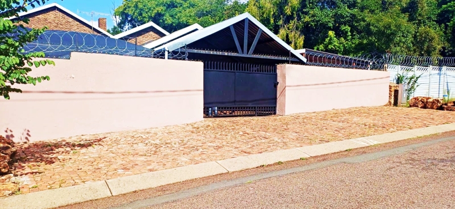 4 Bedroom Property for Sale in Eldoraigne Gauteng