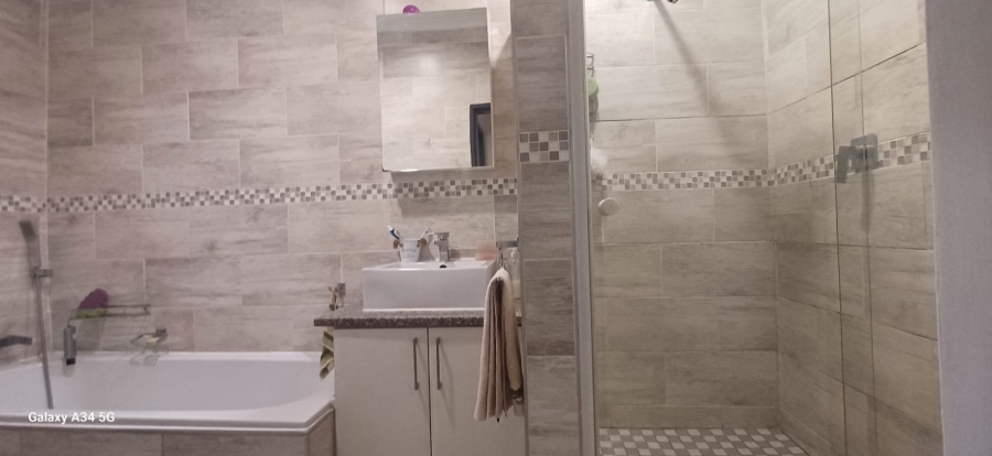 3 Bedroom Property for Sale in South Crest Gauteng