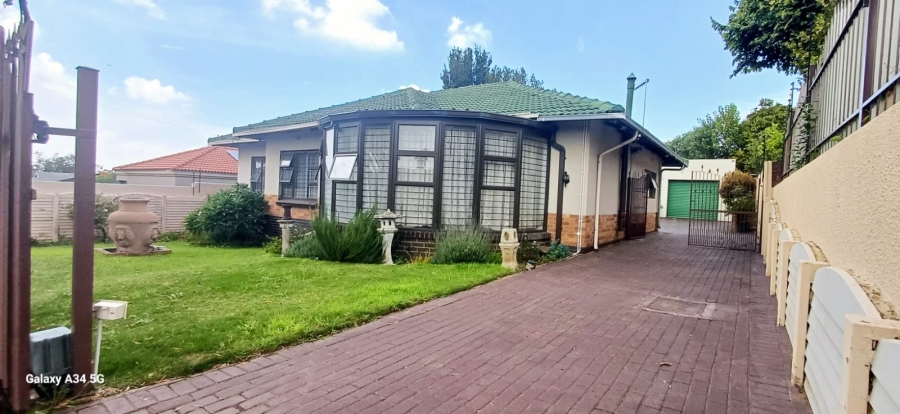 3 Bedroom Property for Sale in South Crest Gauteng