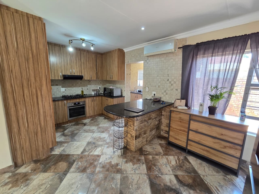 3 Bedroom Property for Sale in Magalieskruin Gauteng