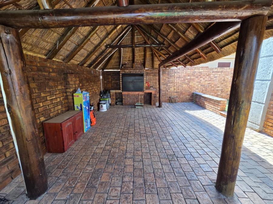 3 Bedroom Property for Sale in Magalieskruin Gauteng