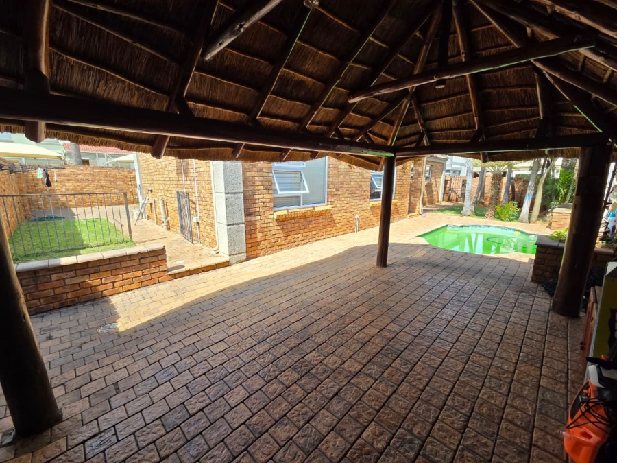 3 Bedroom Property for Sale in Magalieskruin Gauteng