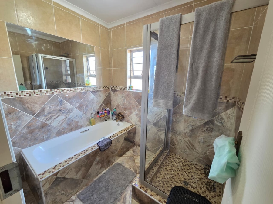 3 Bedroom Property for Sale in Magalieskruin Gauteng