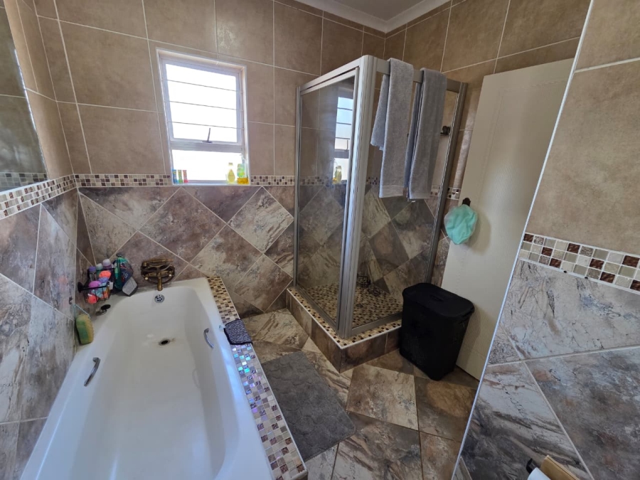 3 Bedroom Property for Sale in Magalieskruin Gauteng
