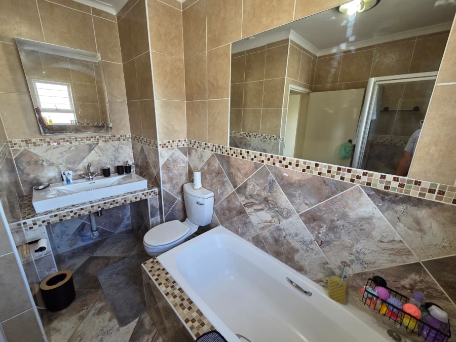 3 Bedroom Property for Sale in Magalieskruin Gauteng