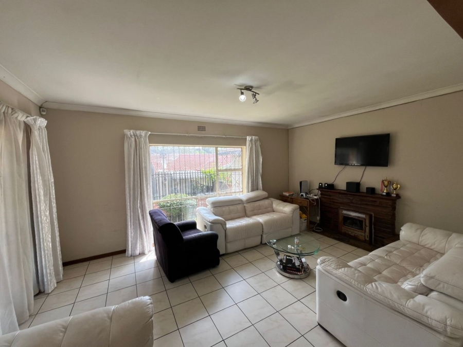 To Let 3 Bedroom Property for Rent in Lyndhurst Gauteng