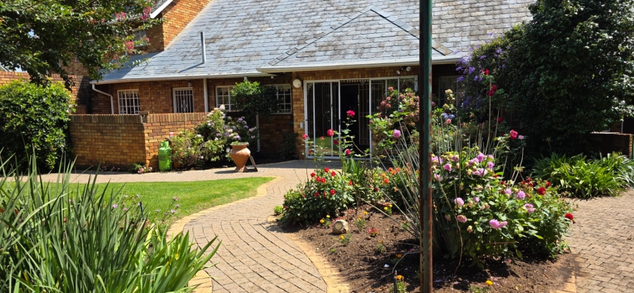 4 Bedroom Property for Sale in Dowerglen Gauteng