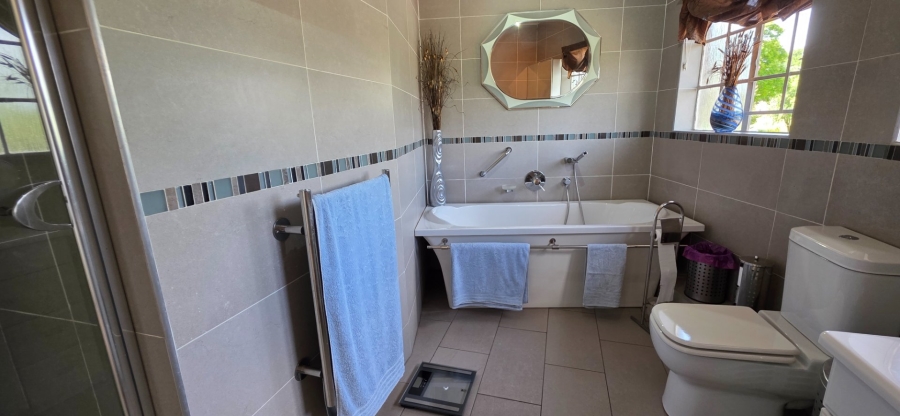 4 Bedroom Property for Sale in Dowerglen Gauteng