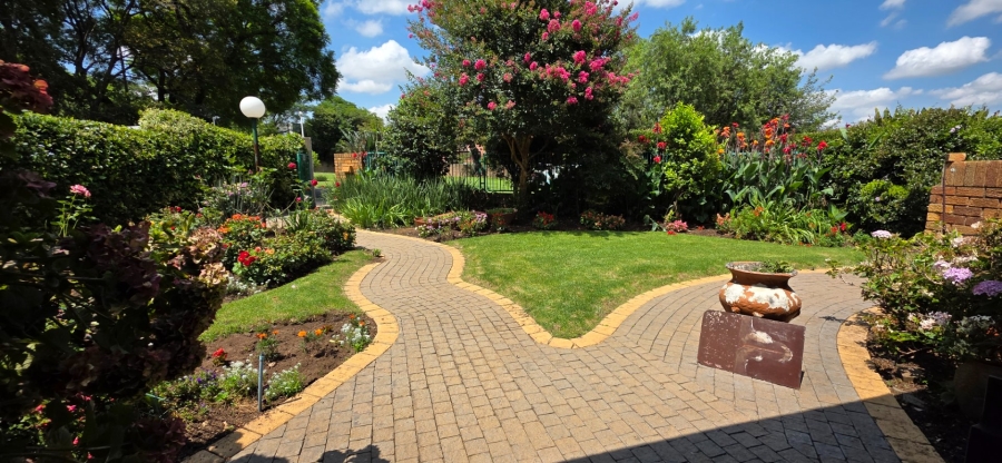 4 Bedroom Property for Sale in Dowerglen Gauteng