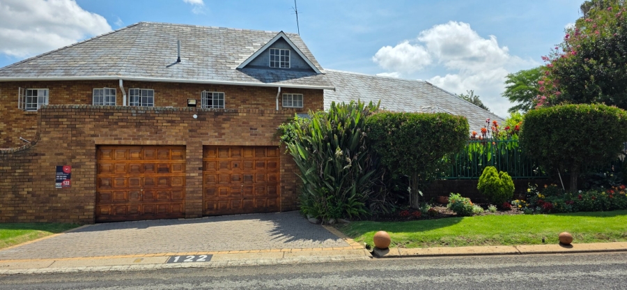 4 Bedroom Property for Sale in Dowerglen Gauteng