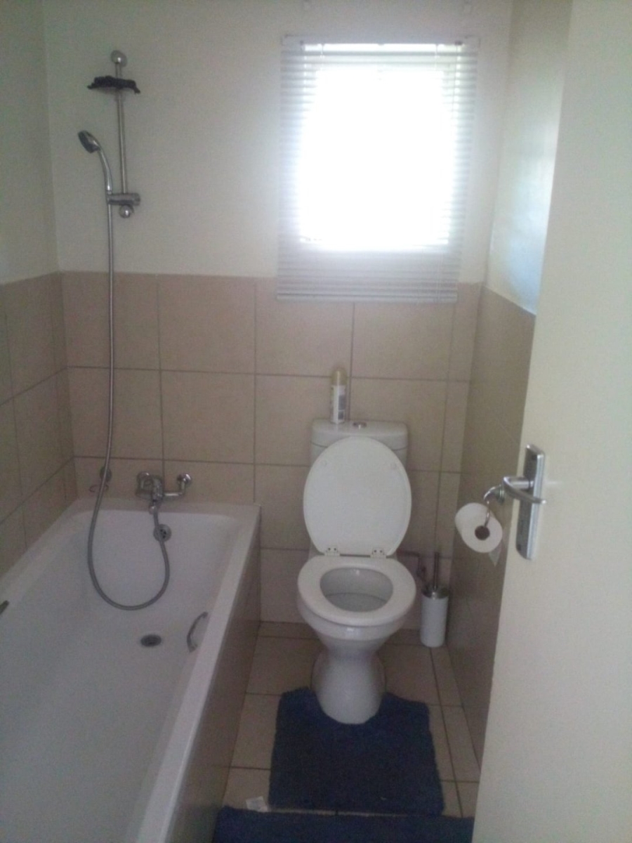 2 Bedroom Property for Sale in The Orchards Gauteng