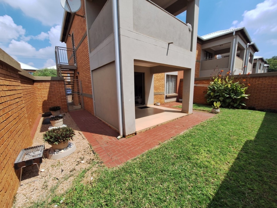 2 Bedroom Property for Sale in Andeon AH Gauteng