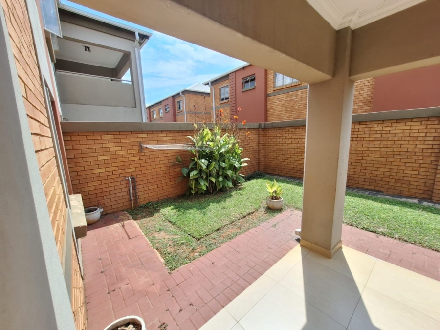 2 Bedroom Property for Sale in Andeon AH Gauteng