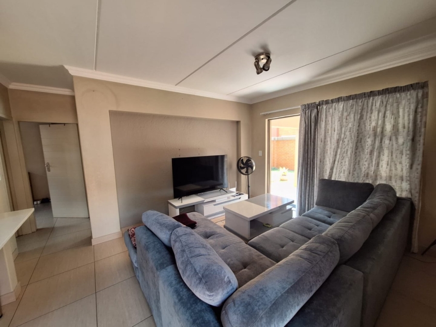2 Bedroom Property for Sale in Andeon AH Gauteng