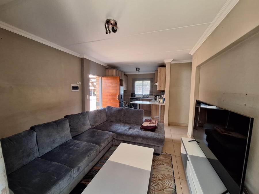 2 Bedroom Property for Sale in Andeon AH Gauteng