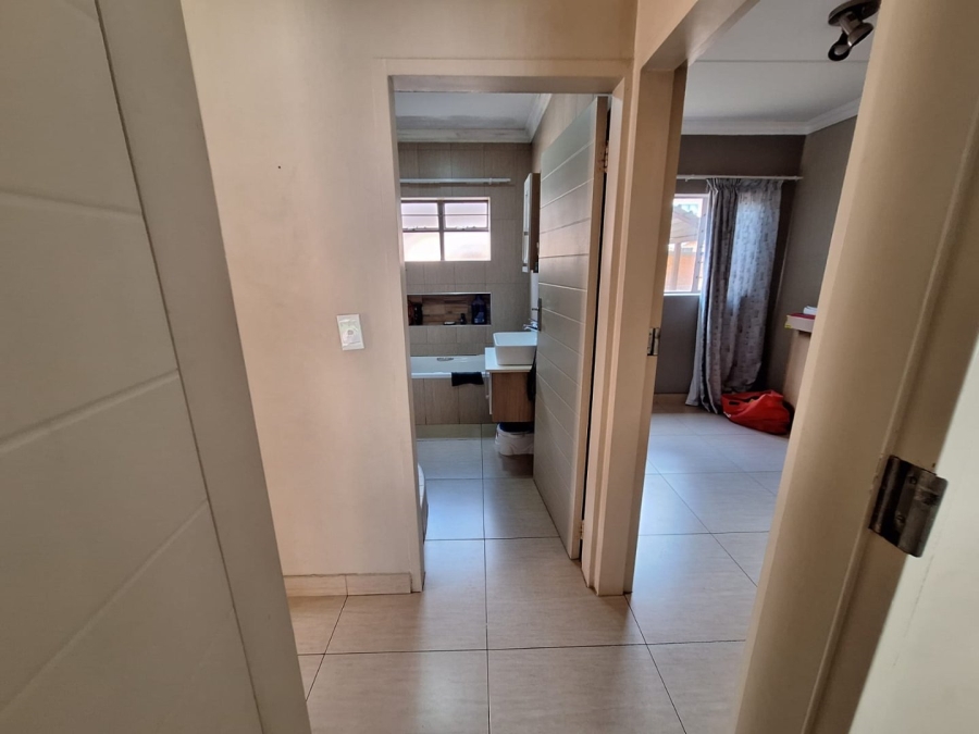 2 Bedroom Property for Sale in Andeon AH Gauteng
