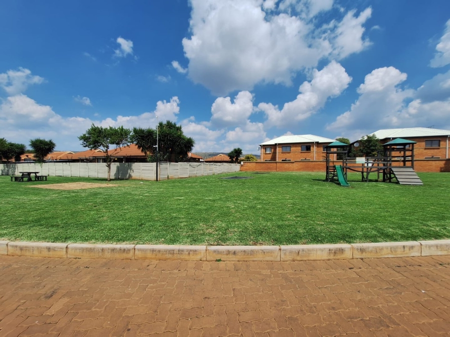 2 Bedroom Property for Sale in Andeon AH Gauteng