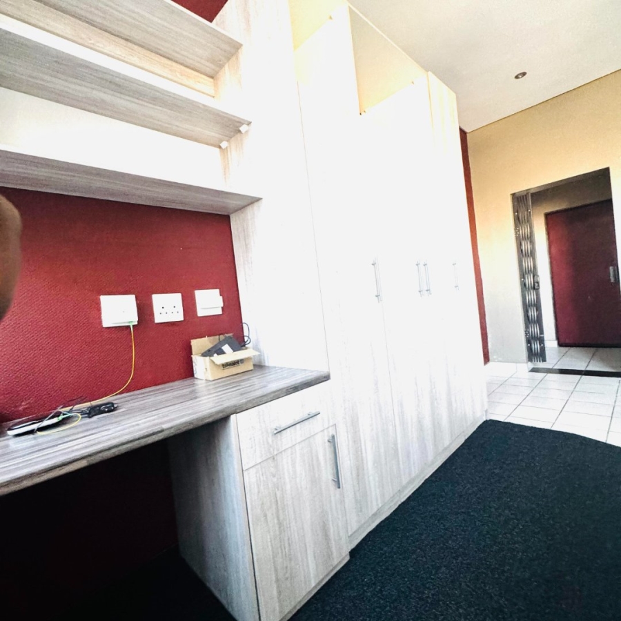 1 Bedroom Property for Sale in Braamfontein Gauteng