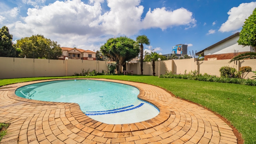 2 Bedroom Property for Sale in Bedfordview Gauteng