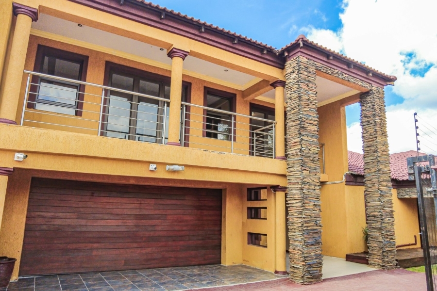 4 Bedroom Property for Sale in Karenpark Gauteng