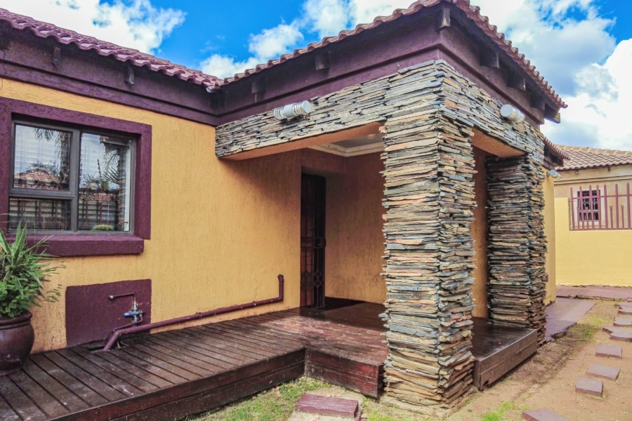 4 Bedroom Property for Sale in Karenpark Gauteng