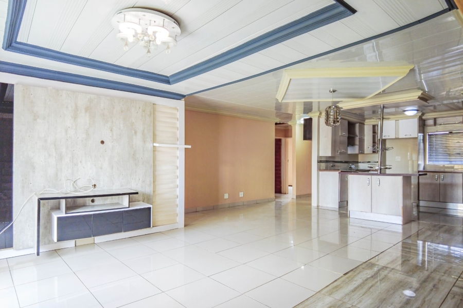 4 Bedroom Property for Sale in Karenpark Gauteng