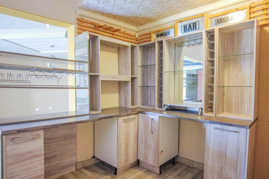 4 Bedroom Property for Sale in Karenpark Gauteng