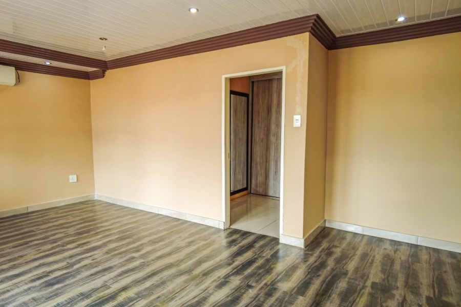 4 Bedroom Property for Sale in Karenpark Gauteng