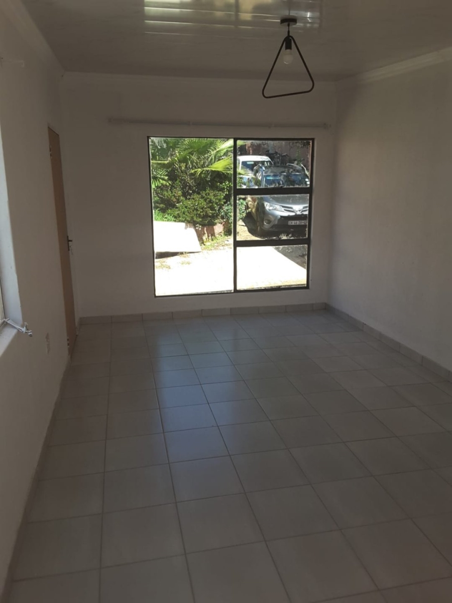 To Let 1 Bedroom Property for Rent in Mondeor Gauteng