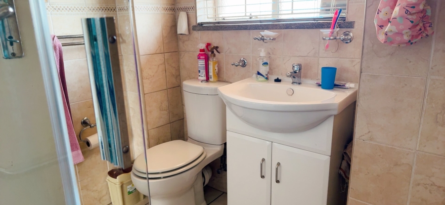 2 Bedroom Property for Sale in Three Rivers Gauteng