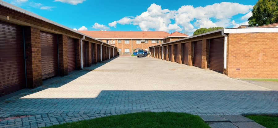 2 Bedroom Property for Sale in Three Rivers Gauteng