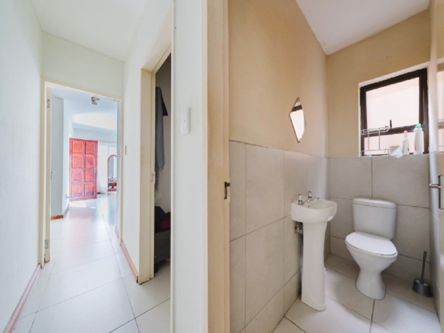 3 Bedroom Property for Sale in Sunnyrock Gauteng