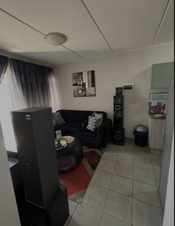 2 Bedroom Property for Sale in Lotus Gardens Gauteng