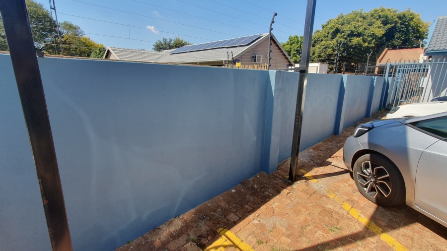 To Let Commercial Property for Rent in Wierda Park Gauteng