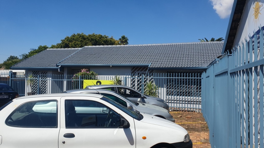 To Let Commercial Property for Rent in Wierda Park Gauteng