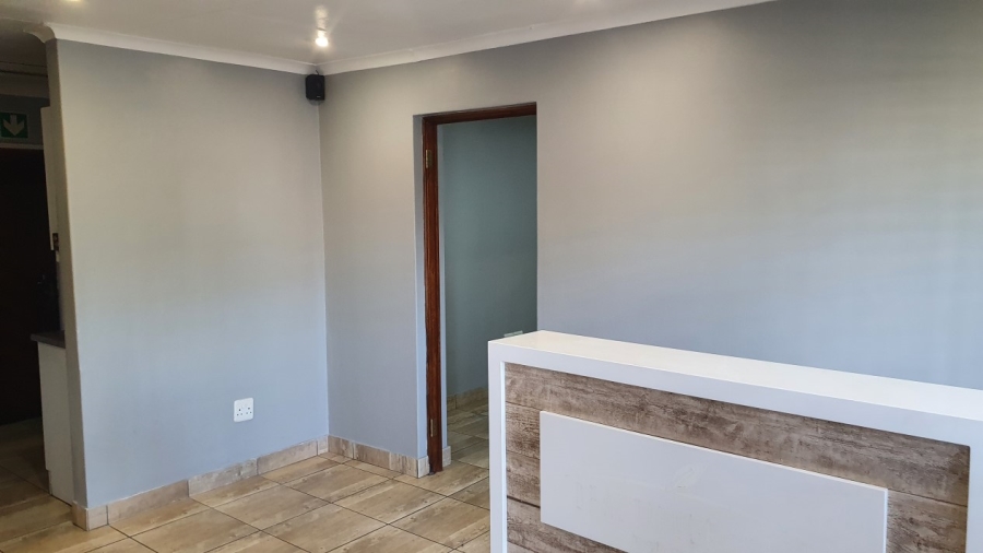 To Let Commercial Property for Rent in Wierda Park Gauteng