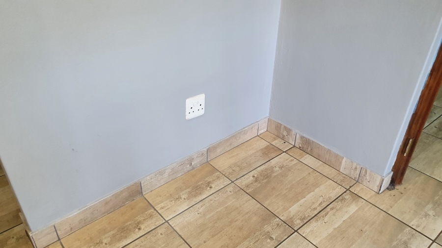 To Let Commercial Property for Rent in Wierda Park Gauteng