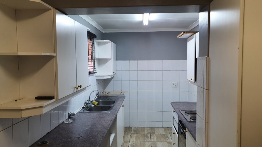 To Let Commercial Property for Rent in Wierda Park Gauteng